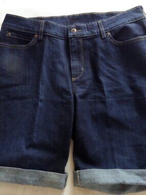 Duluth Trading Woman's Jean Shorts Size 16W NWT